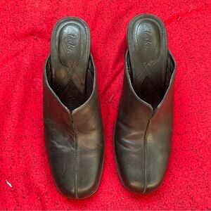 Clarks Black Leather Mules‎ 2.5in heel Sz 7